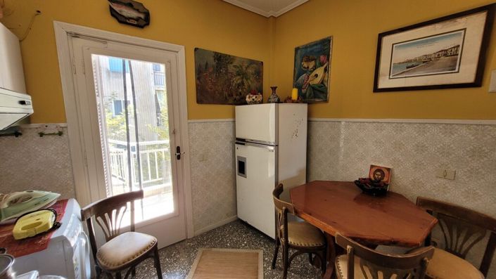 Image No.24-2 Bed Flat for sale