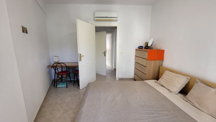 Image No.7-2 Bed Flat for sale