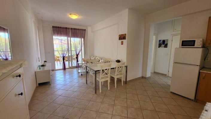 Image No.2-2 Bed Flat for sale