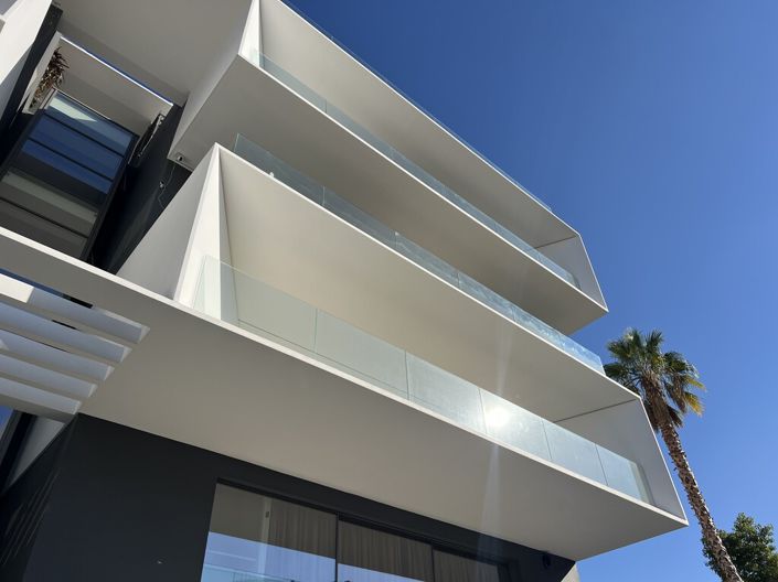 Image No.2-4 Bed Maisonette for sale