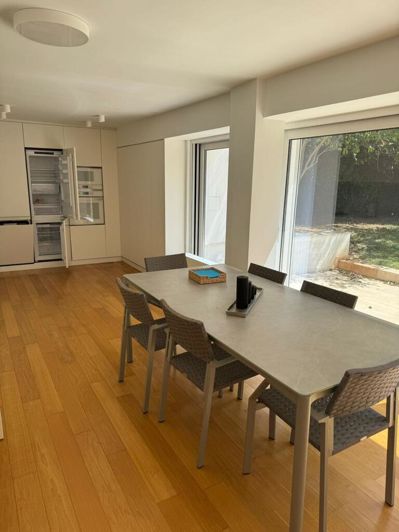 Image No.6-3 Bed Maisonette for sale