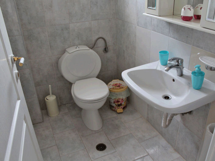 Image No.14-6 Bed Property for sale