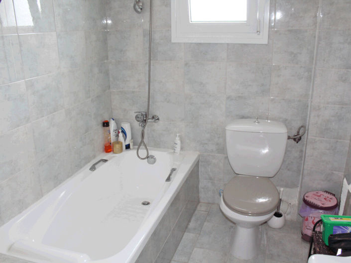 Image No.23-6 Bed Property for sale