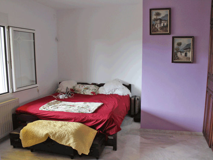 Image No.24-6 Bed Property for sale