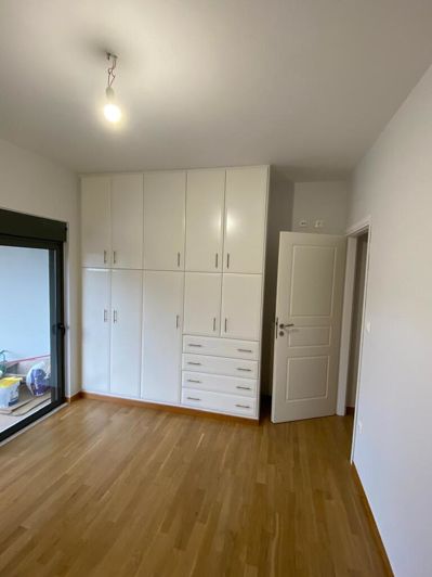 Image No.8-4 Bed Flat for sale