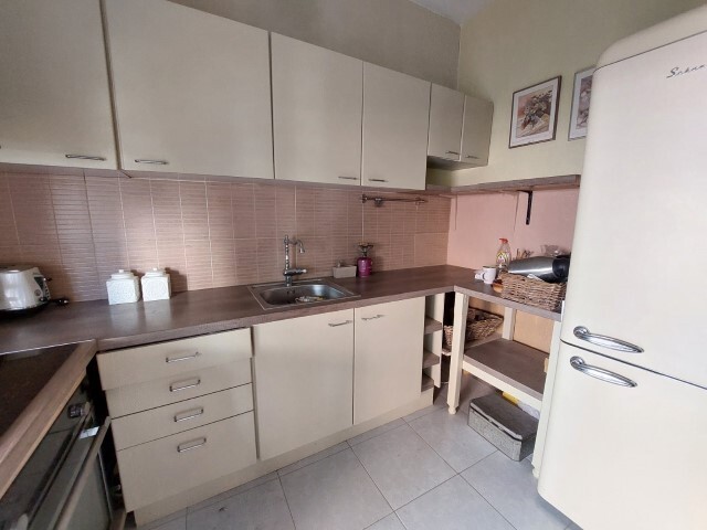 Image No.3-3 Bed Flat for sale