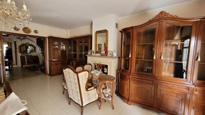 Image No.25-5 Bed Maisonette for sale
