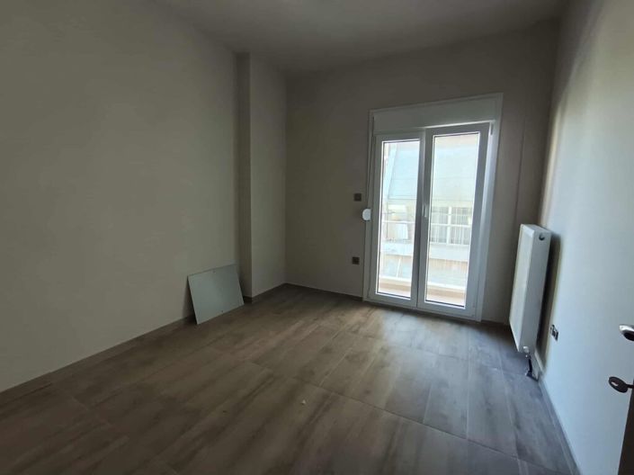 Image No.20-3 Bed Flat for sale