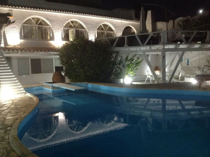 Image No.4-4 Bed Property for sale