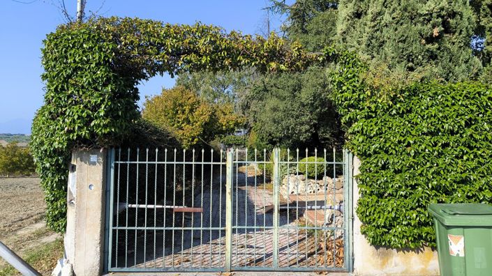 Image No.12-3 Bed Property for sale