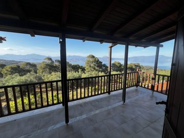 1 - Loutraki, Propriété