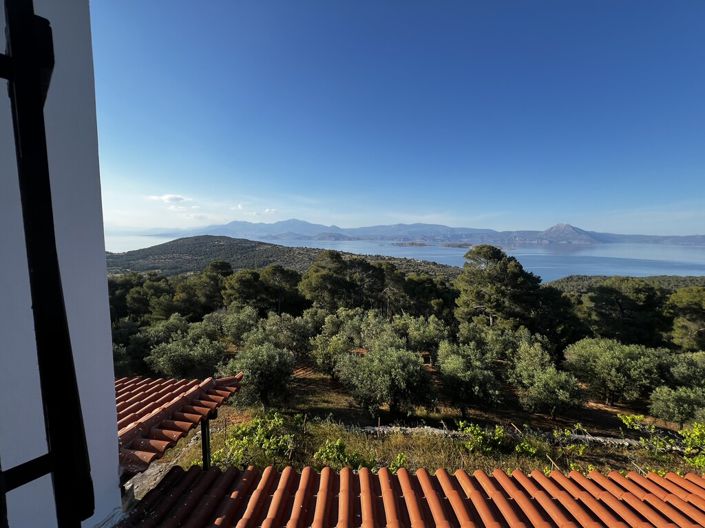 Image No.14-3 Bed Property for sale