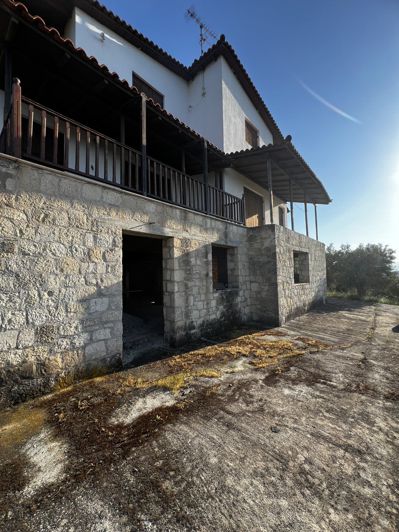 Image No.19-3 Bed Property for sale