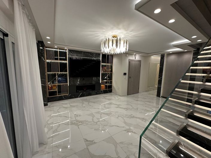 Image No.1-4 Bed Maisonette for sale