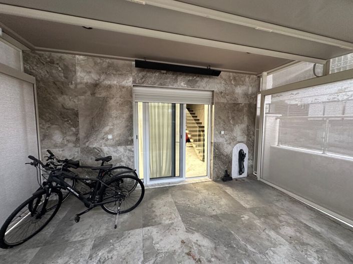 Image No.12-4 Bed Maisonette for sale