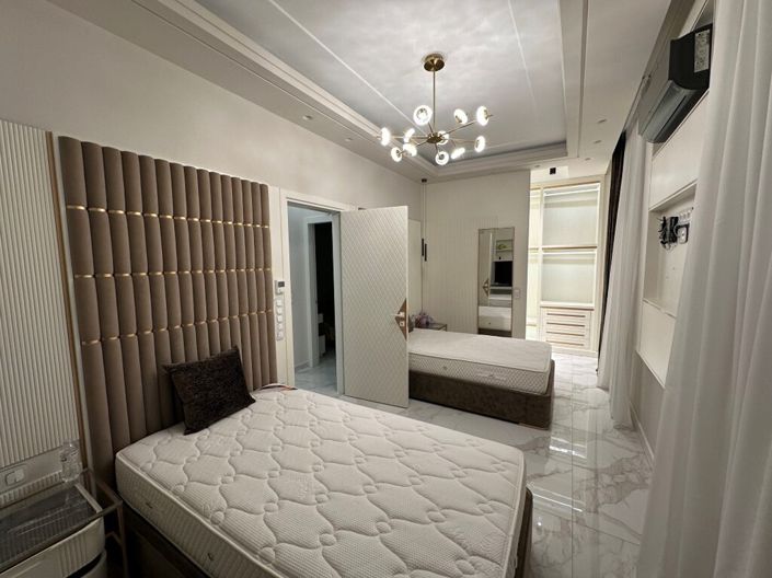 Image No.9-4 Bed Maisonette for sale