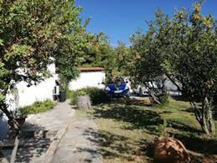 Image No.11-4 Bed Flat for sale