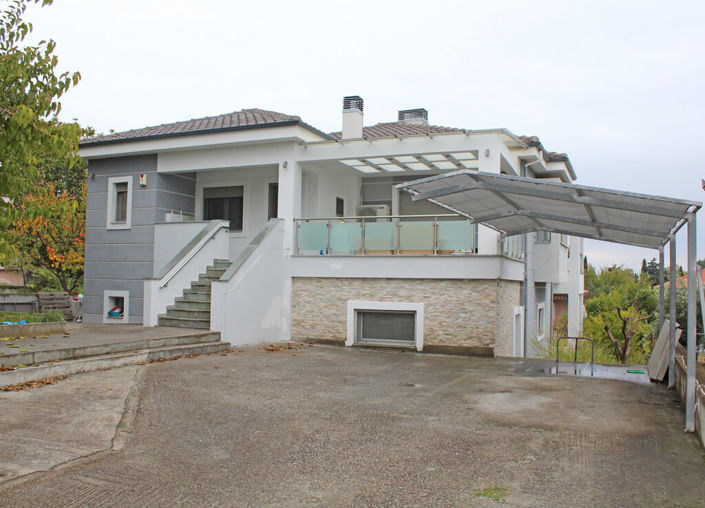 Image No.1-Propriété de 7 chambres à vendre à Katerini