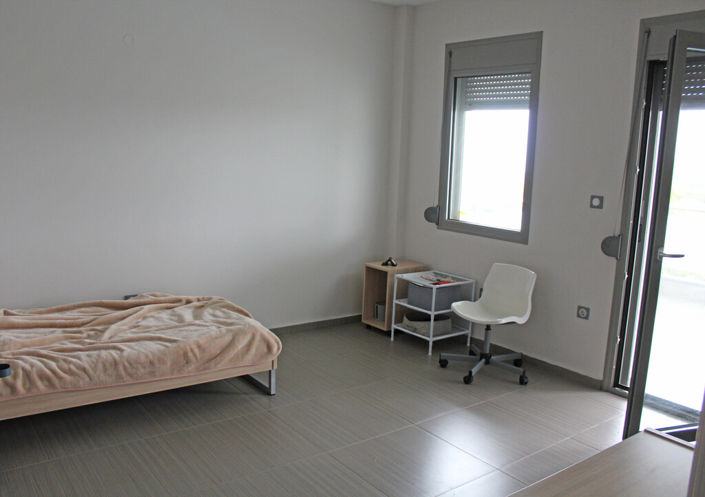 Image No.11-7 Bed Property for sale