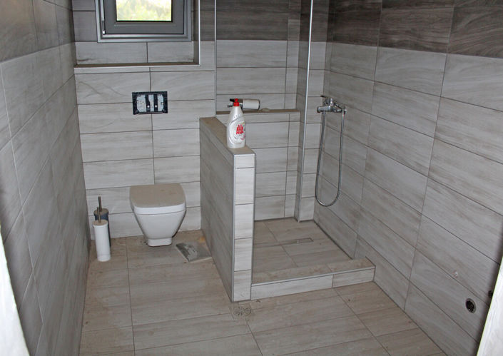 Image No.20-7 Bed Property for sale