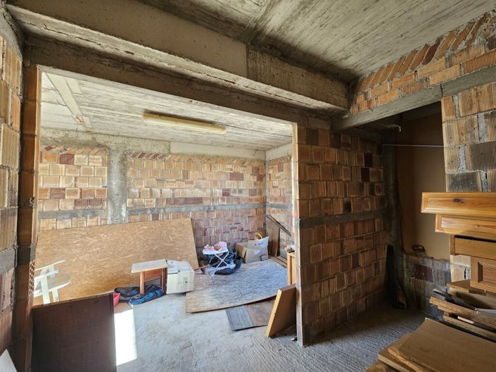 Image No.18-5 Bed Maisonette for sale