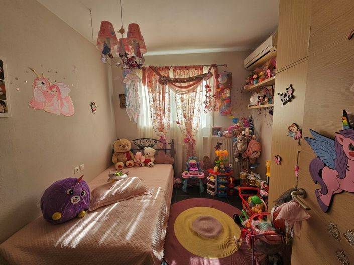 Image No.8-5 Bed Maisonette for sale