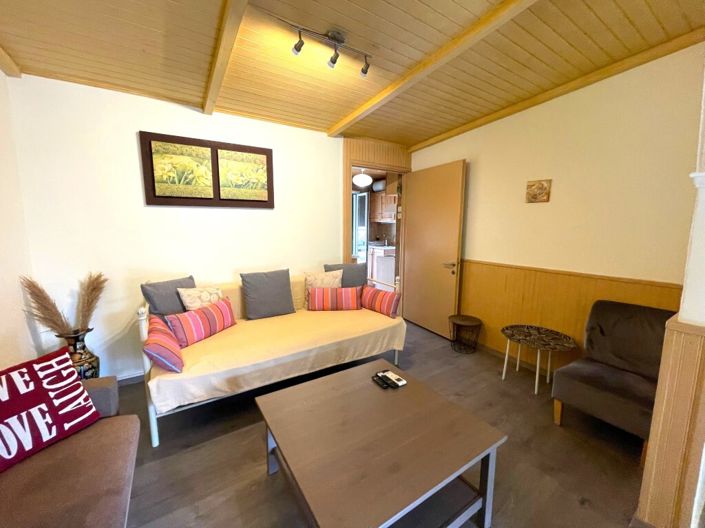 Image No.30-2 Bed Flat for sale