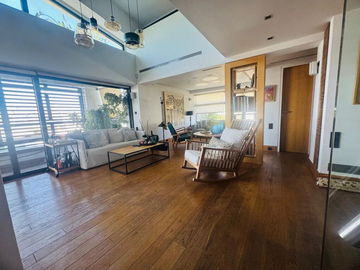 Image No.25-3 Bed Maisonette for sale