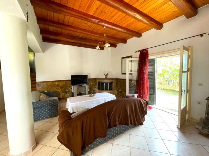 Image No.21-6 Bed Property for sale