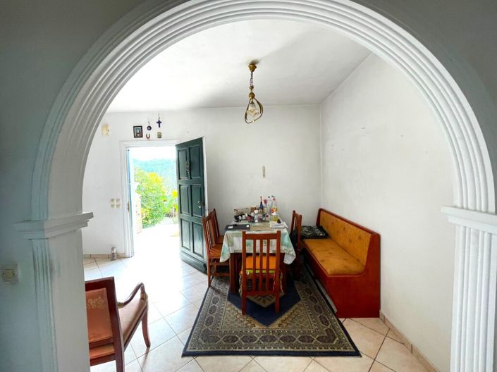 Image No.22-6 Bed Property for sale