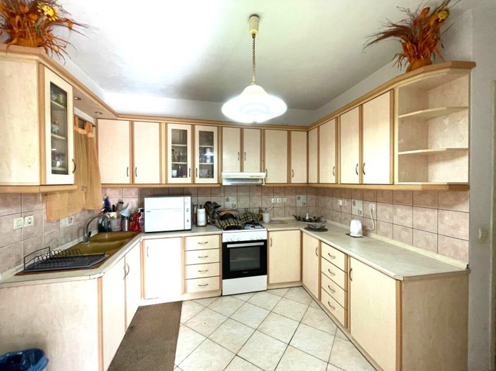 Image No.26-6 Bed Property for sale