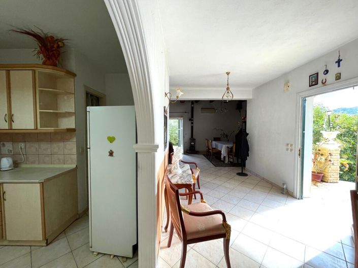 Image No.27-Propriété de 6 chambres à vendre à Sinarades