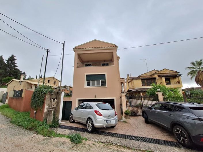 Image No.1-3 Bed Maisonette for sale