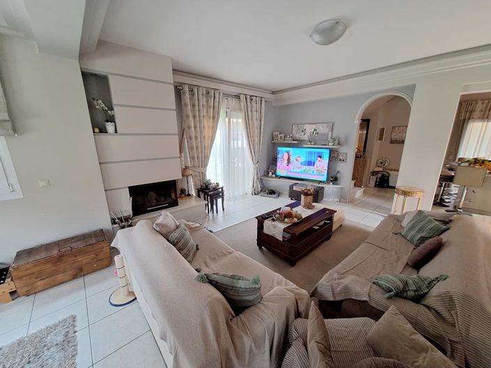 Image No.17-3 Bed Maisonette for sale