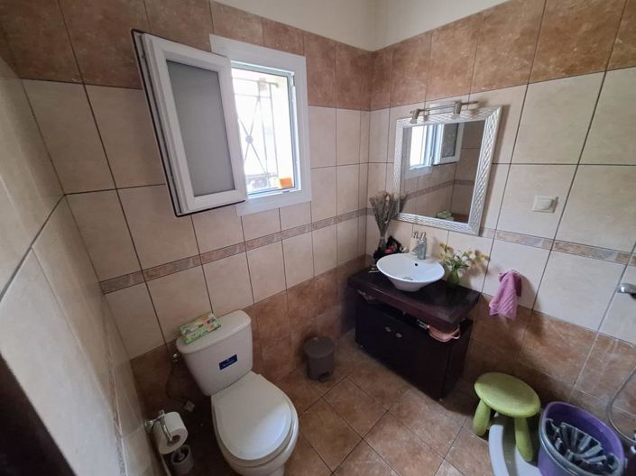 Image No.24-3 Bed Maisonette for sale