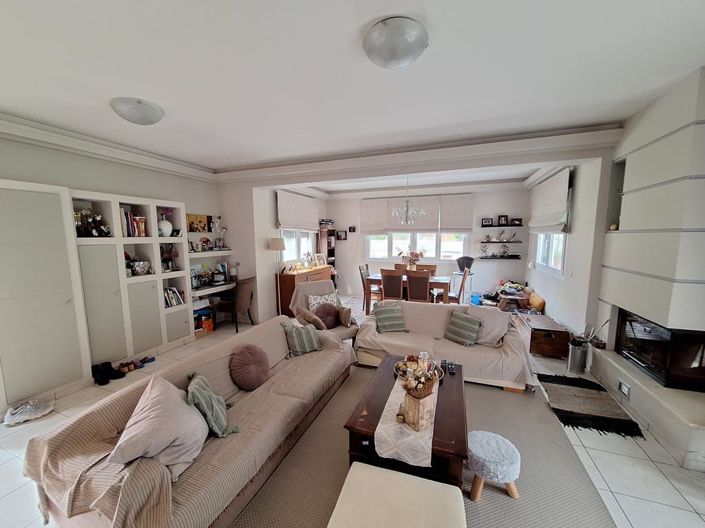 Image No.3-3 Bed Maisonette for sale