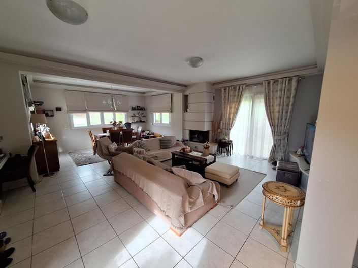 Image No.4-3 Bed Maisonette for sale