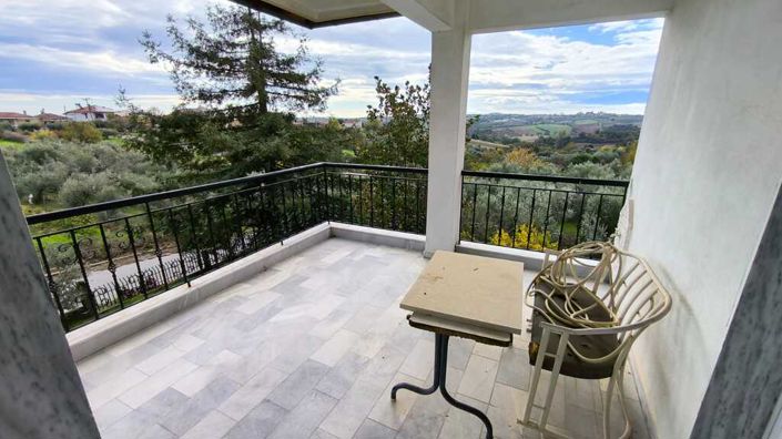 Image No.24-4 Bed Property for sale