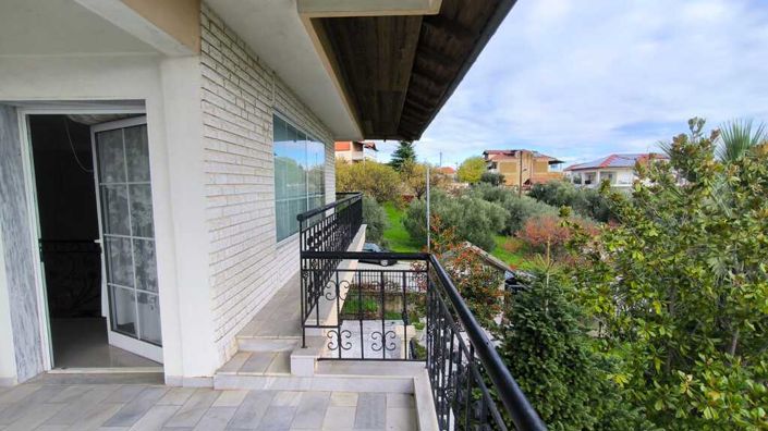 Image No.29-4 Bed Property for sale