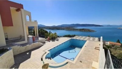 1 - Megara, Villa