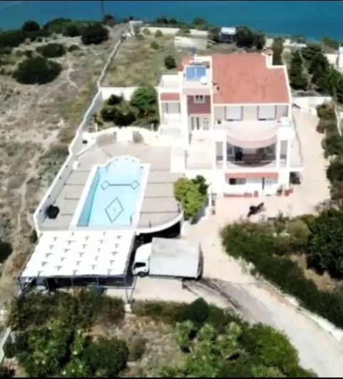 Image No.2-Villa for sale