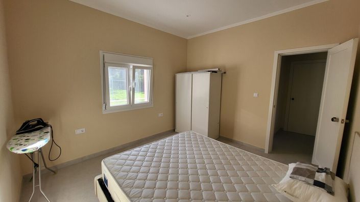 Image No.12-3 Bed Property for sale