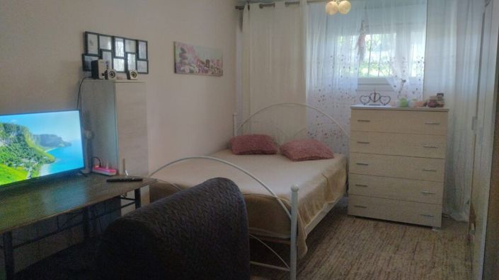 Image No.18-2 Bed Maisonette for sale