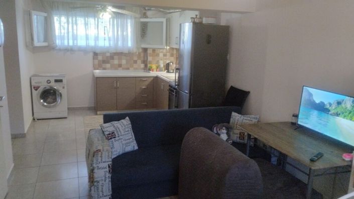 Image No.20-2 Bed Maisonette for sale