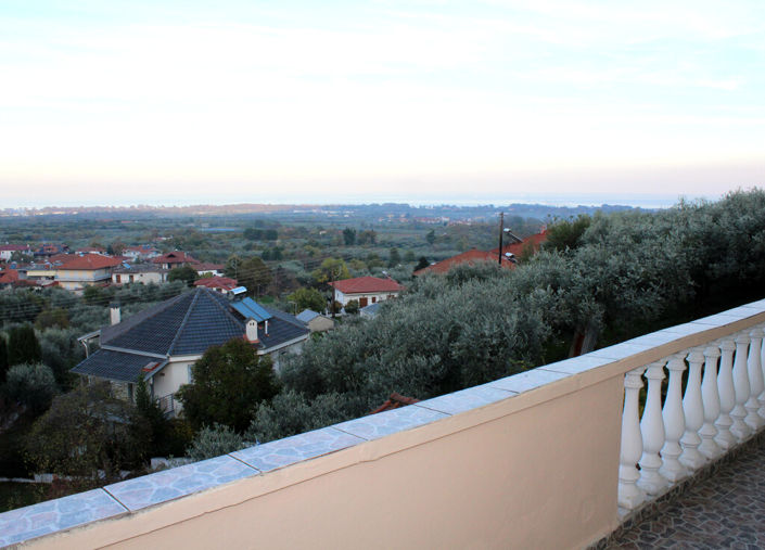 Image No.10-5 Bed Property for sale