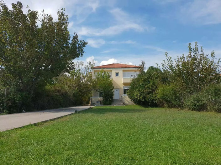 Image No.2-5 Bed Property for sale