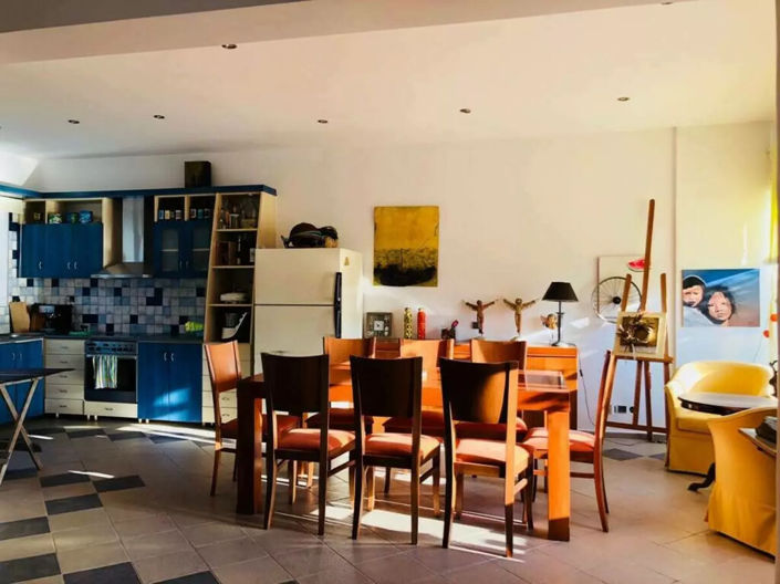 Image No.8-5 Bed Property for sale