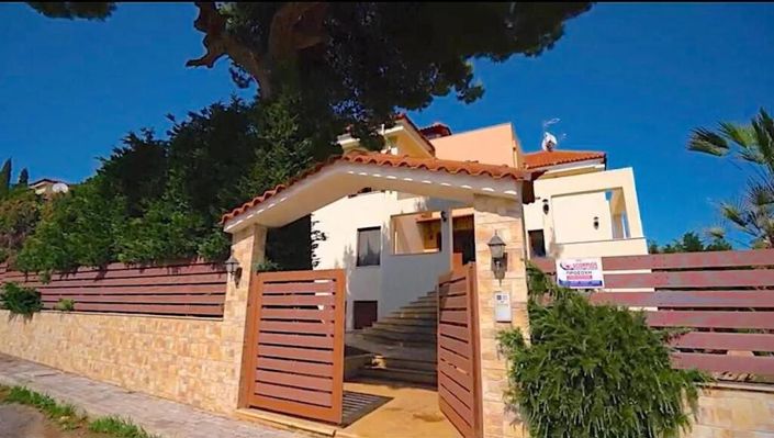 Image No.2-Villa de 8 chambres à vendre à Avlida