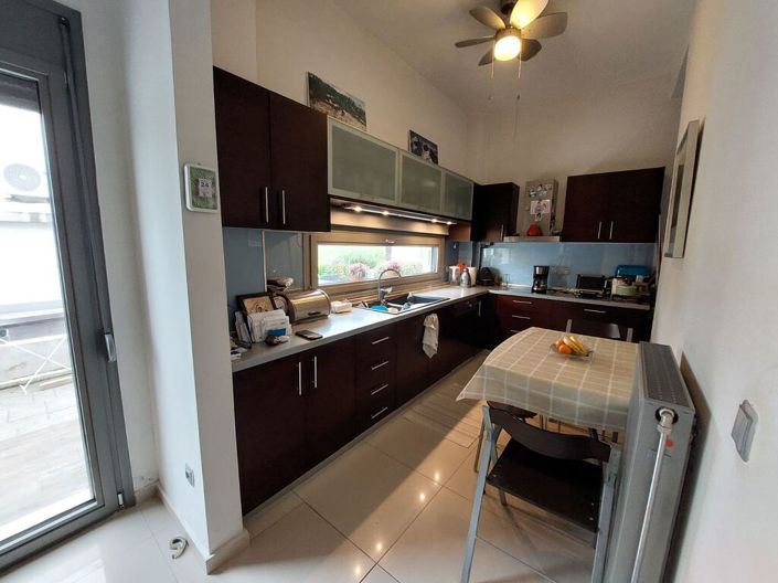 Image No.16-4 Bed Maisonette for sale