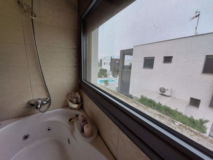 Image No.23-4 Bed Maisonette for sale